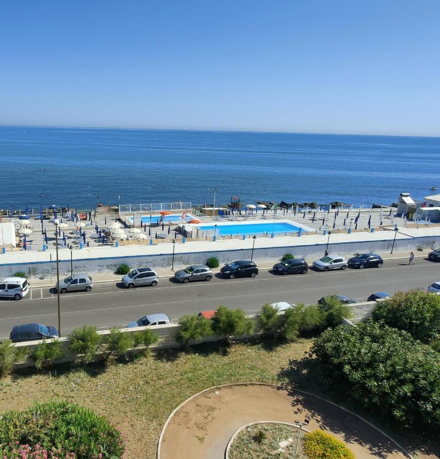 Seafront Suites Bari Exterior foto